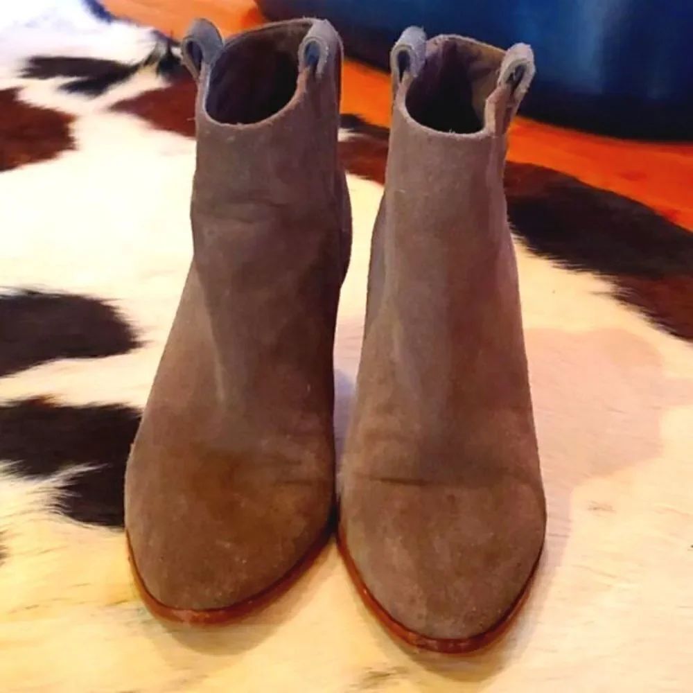 J CREW Booties, Suede Made in Brazil, Pre loved! Kahki Green, Size 6.